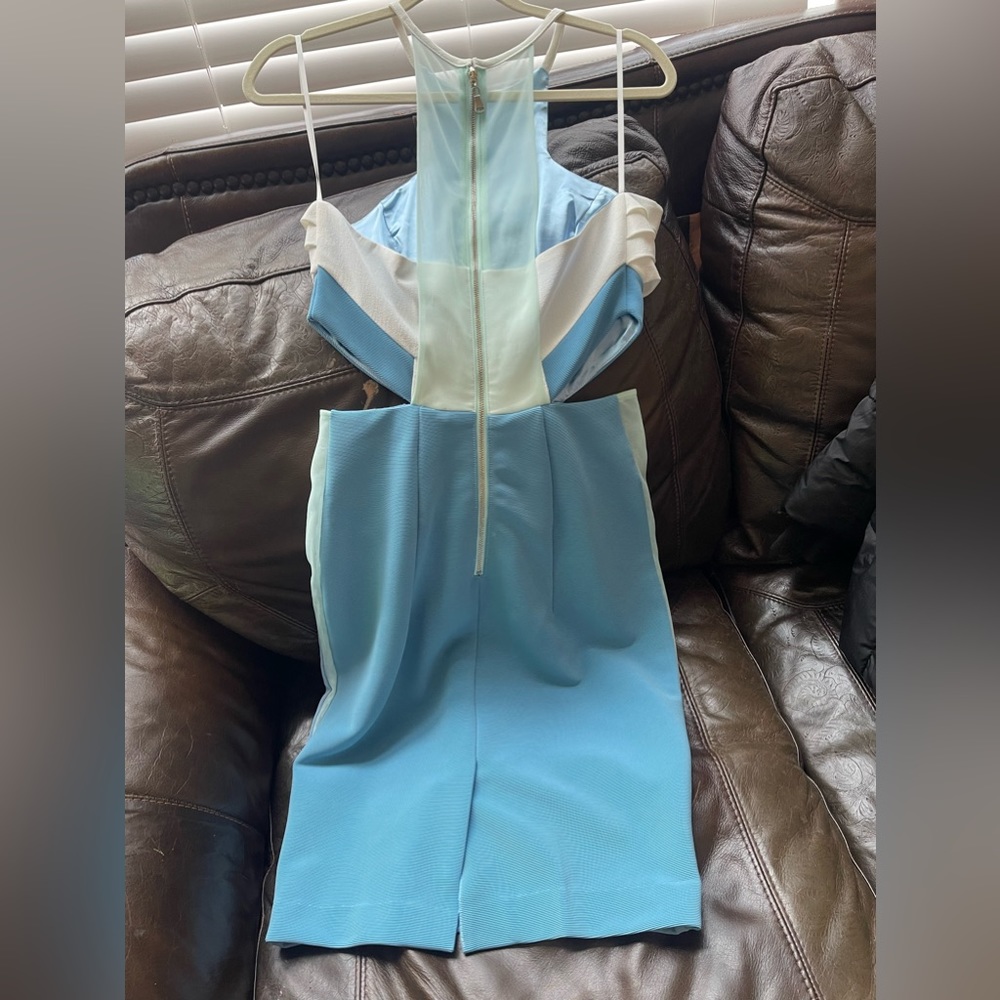 Amazing Three Floor Dress - Picture 5 of 12